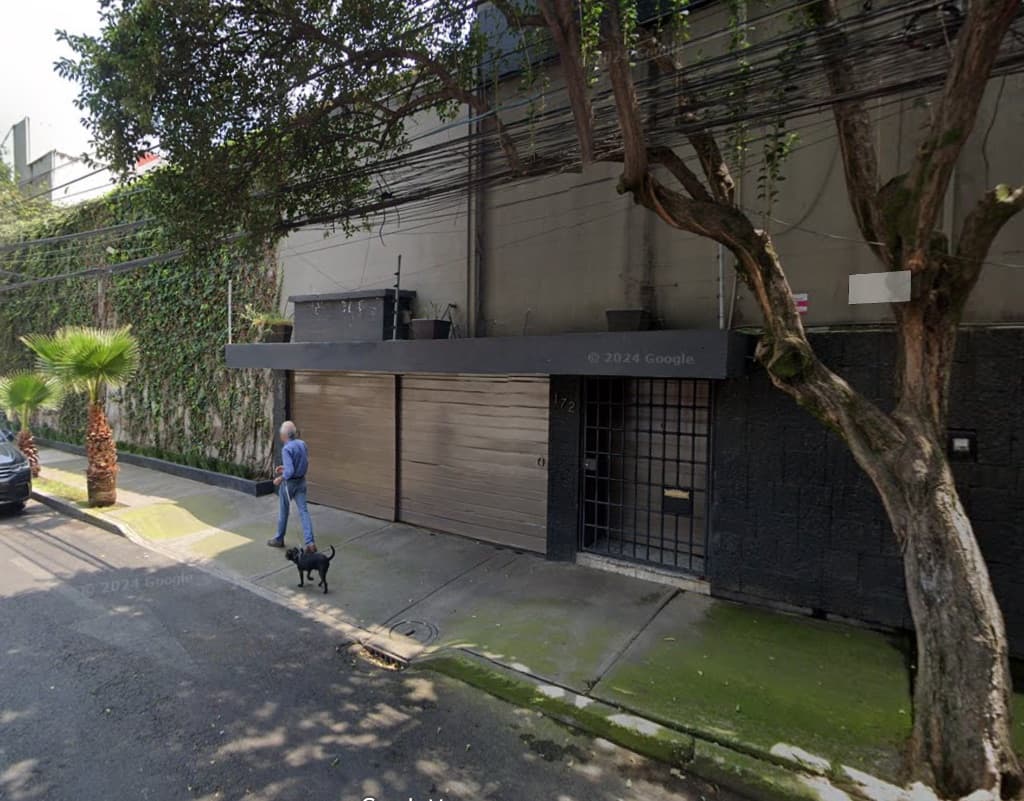 Fachada del lugar de la recepción, en Av. Nevado 172